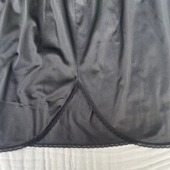Vintage Vanity Fair Satin Mini Skirt Half Slip Women Large Black Nylon Lace Trim - Picture 6 of 11
